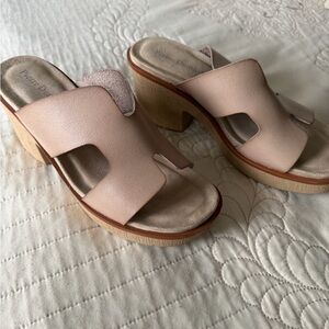 Pierre Dumas Women's Cream Mules -